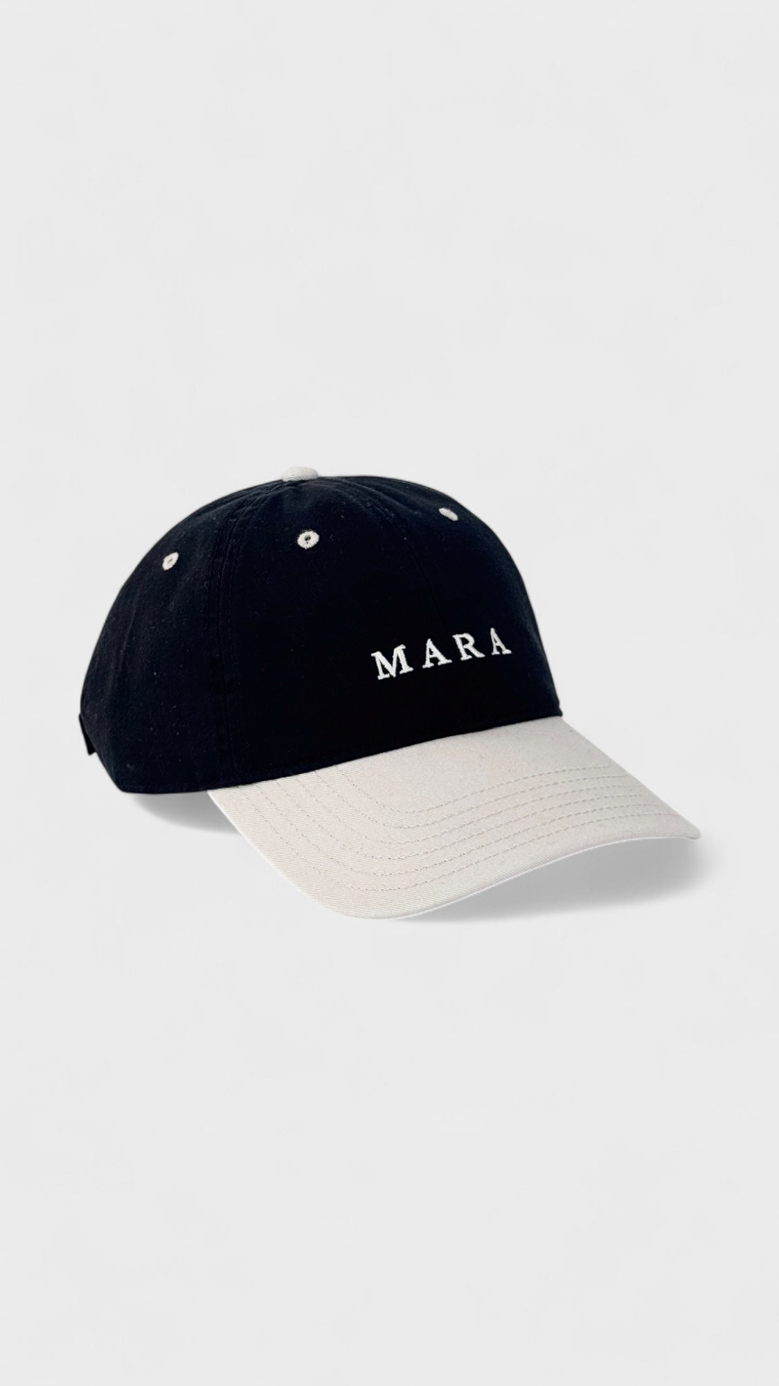 BLACK WHITE CAP